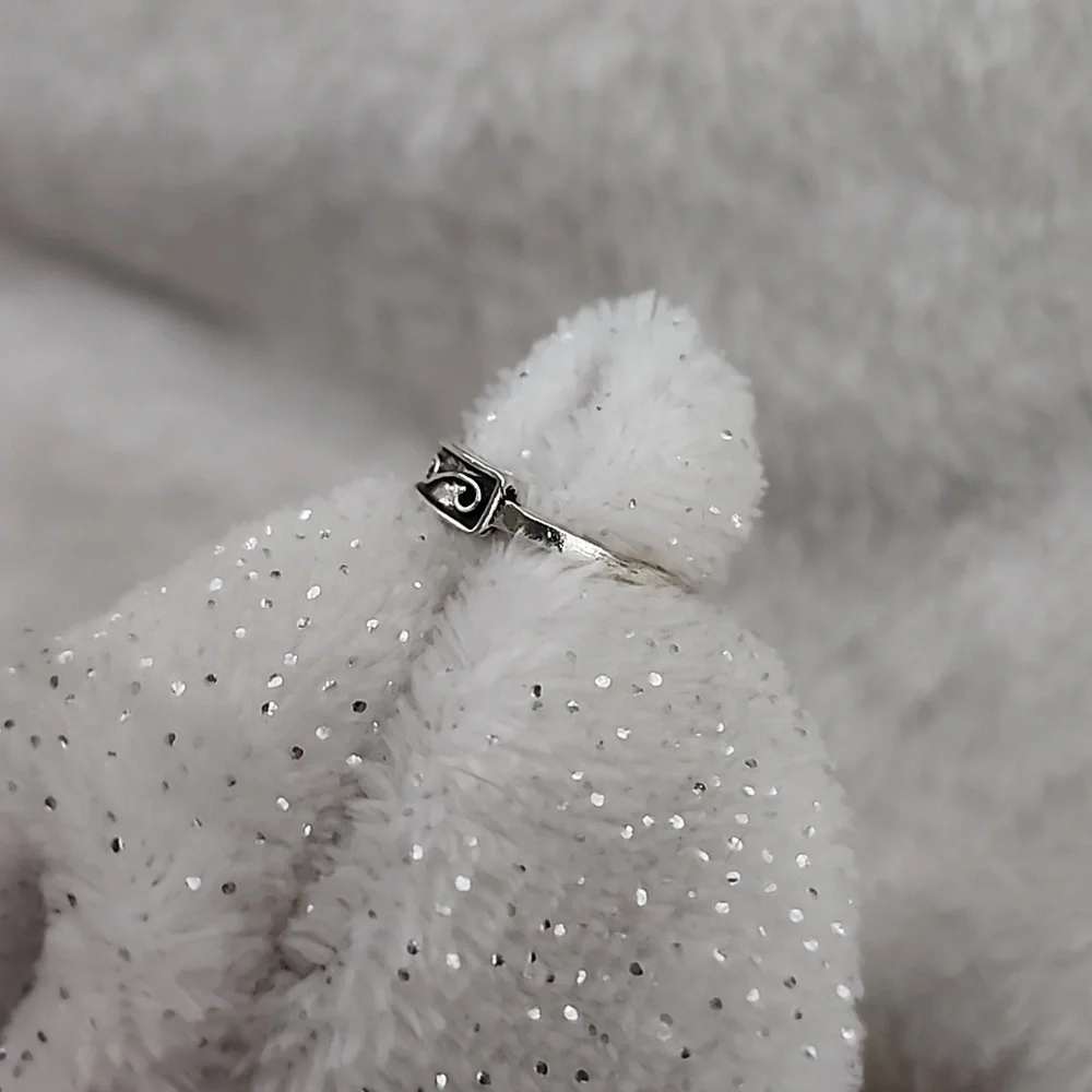 Ocean Wave Themed Silver Plated Fashion Ring